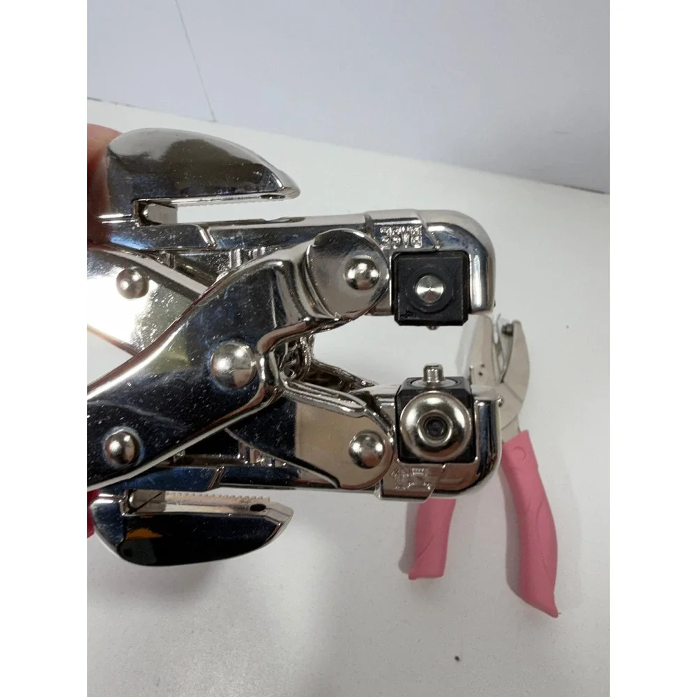 We R Memory Keepers Crop-A-Dile Eyelet Setter and Hole Punch Tool Set Pink